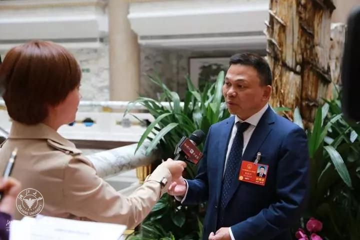 全国人大代表、奥克斯集团董事长、浙江大学管理学院校友郑坚江02.jpg