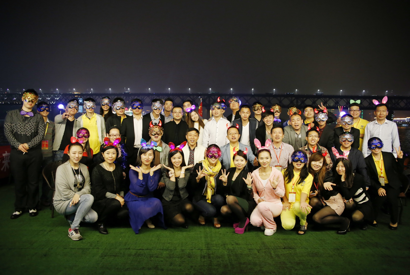 &ldquo;泛舟长江&bull;共话未来&rdquo;主题晚会.jpg